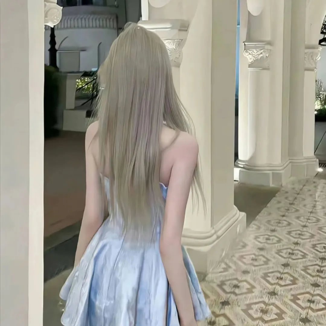 阳台上的坏女孩
